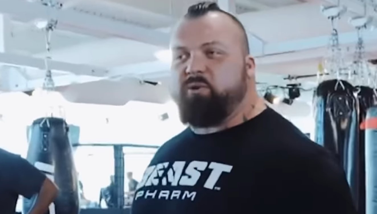 Eddie Hall apologizes for hitting Mariusz Pudzianowski with shots to back of the head