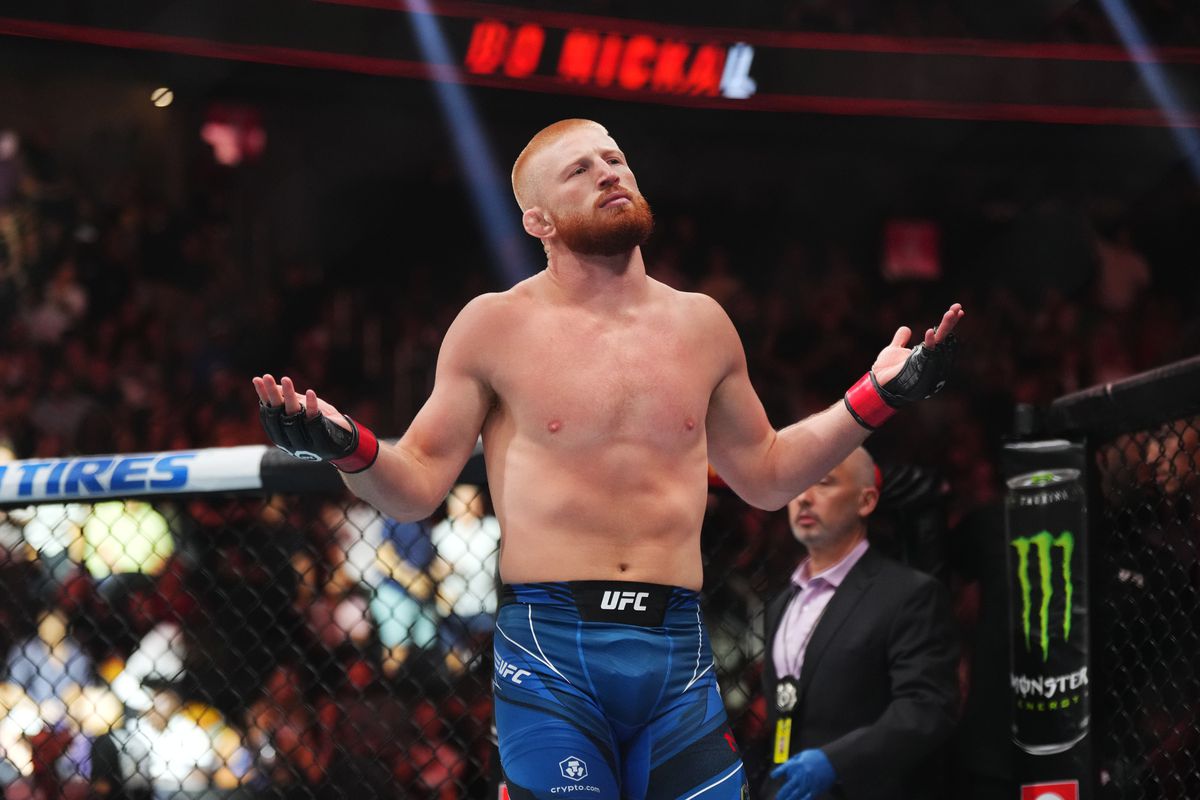 UFC commentator urges Bo Nickal to be more aggressive at UFC Des Moines